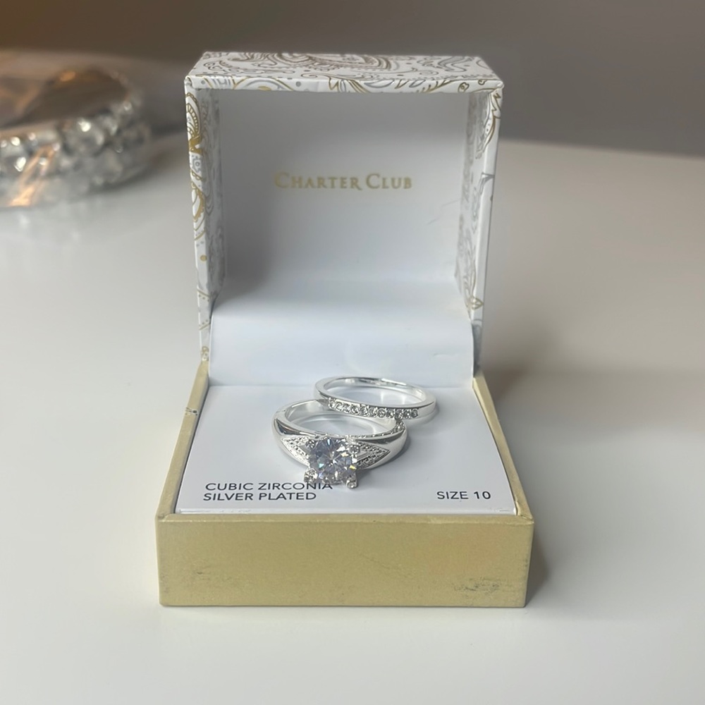 Silver Tone Crystal Ring Set 💎